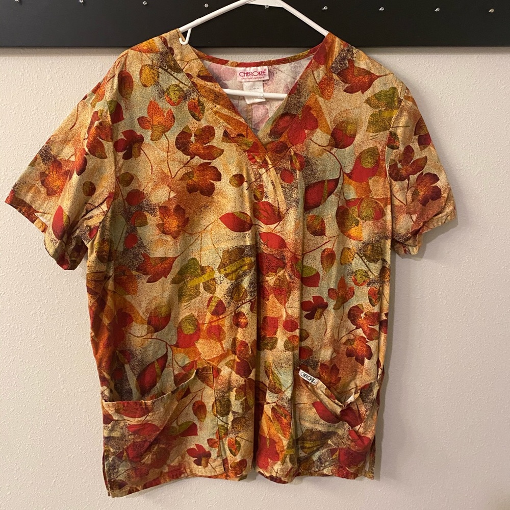 Cherokee scrub top